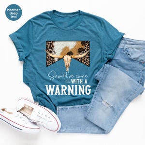 T-shirt cowboy, T-shirt western, T-shirt country, T-shirt Texas, T-shirt Beth Dutton, T-shirt du Sud, T-shirt « Méritait d'être accompagné d'un avertissement », T-shirts graphiques image 5