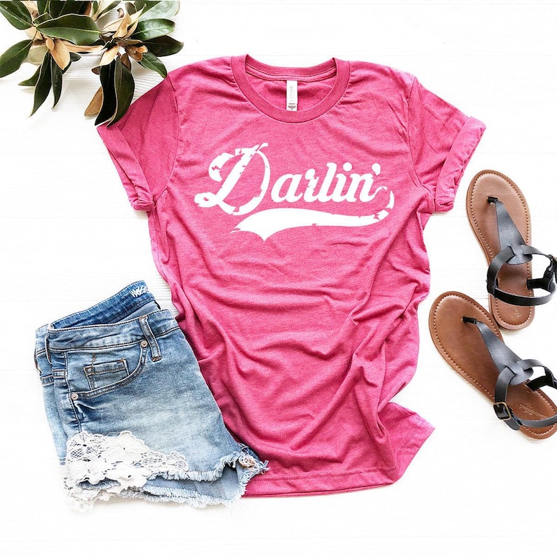 Darlin Shirt, Darlin' T-Shirt, Southern Shirt, Southern Tee, Western Shirt, Darlin' Graphic Tee, Country Music Shirt, Concert Shirt Bild 2