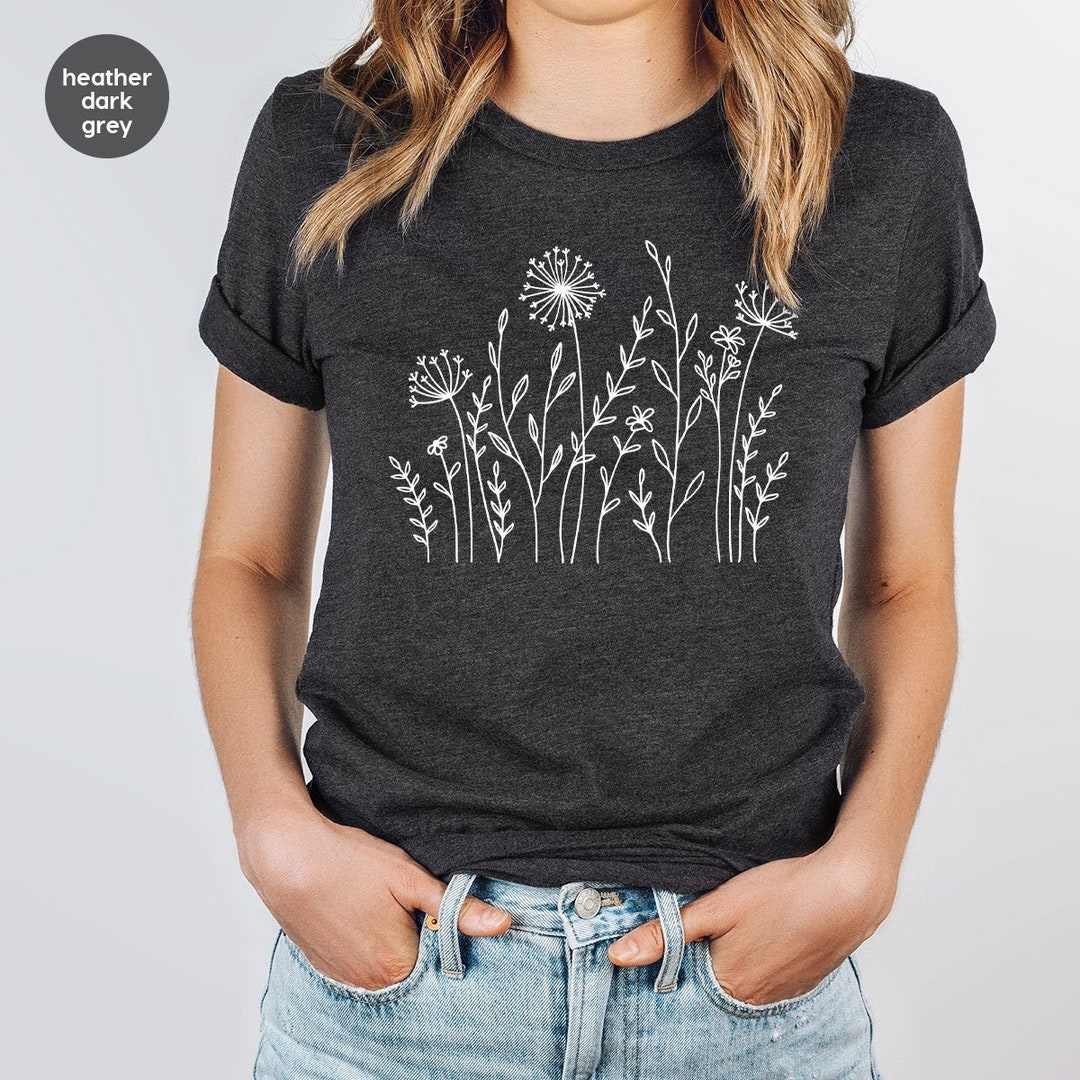 Minimalist T-shirts, Gifts for Women, Flowers Crewneck Sweatshirt ...