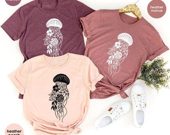 Floral Sea Animals Graphic Tees for Women, Aesthetic Ocean Creatures Sea Marine Life Crewneck Sweatshirt, Marine Biology Womens T Shirts