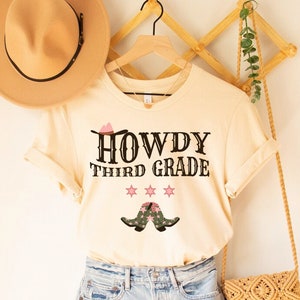 Howdy Third Grade Teacher Shirt Country Western Teacher Shirts Cowgirl 3rd Grade Teacher Team Shirts Retro Cowboy Rodeo Teacher Crew Shirts