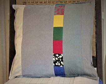 Upcycled pillowcases in pairs for fresh color in the room. From leftovers there is the best!