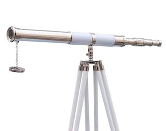 Admirals - Piedistallo da pavimento cromato con treppiede in legno per telescopio in pelle bianca