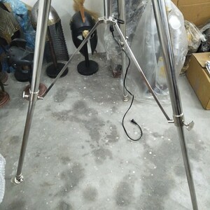 Projecteur de lampadaire Hollywood Nautical avec trépied tournant en
