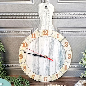 Planche à découper Farmhouse horloge fichier svg, Glowforge prêt, fichier découpé au laser, Téléchargement numérique, Utilisation commerciale