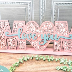MAMÁ te amo Archivo svg de soporte floral, archivo svg de soporte del día de la madre, listo para Glowforge, archivo de corte láser, descarga digital, uso comercial