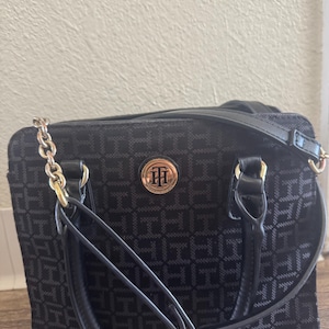 TOMMY HILFIGER spectacular black bag with gilded chain