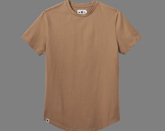 May include: A brown short-sleeved t-shirt with a curved hem. The t-shirt has a small black and white logo on the left side of the chest and a tag on the back of the neck that says "H&M S".