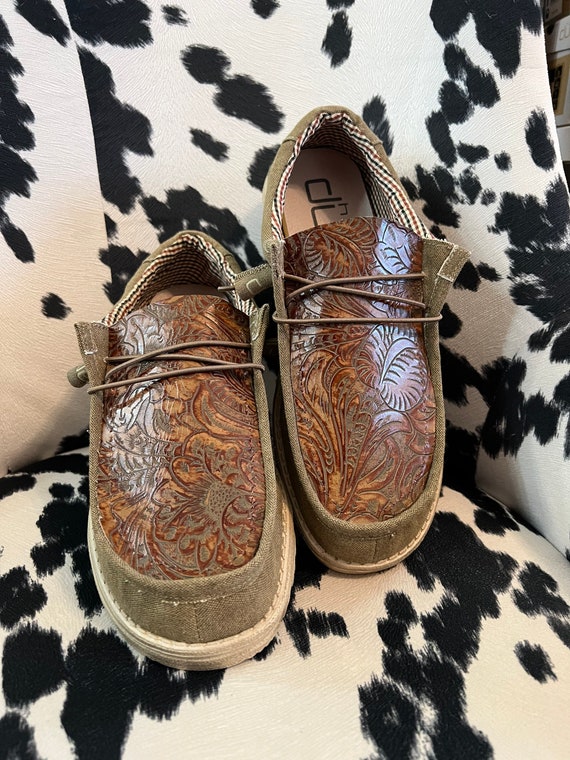 Sunflower Cactus Hey Dude Custom Hey Dude Shoes Womens Mens Girls Boys  Western Shoes Leather Tooled Shoes Custom Tooled Shoes -  Canada