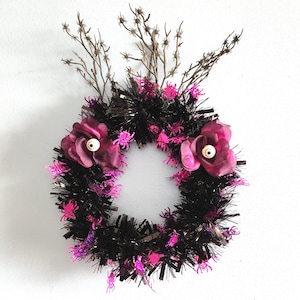 Halloween Door & Wall Wreath, Spooky Sweet Floral Spider Home Decor, Creepy Cute Interior and Exterior Hanging, Everyday Gothic Home Accent