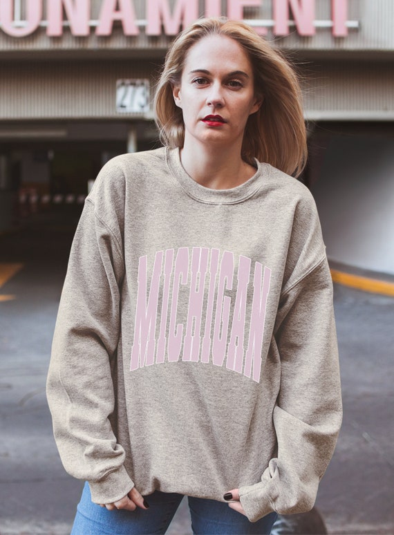 CottonKenny Michigan Sweatshirt 90s Crewneck Oversized Sweatshirt Varsity USA Vintage Michigan Aesthetic Clothing Preppy Clothes College Sweatshirt
