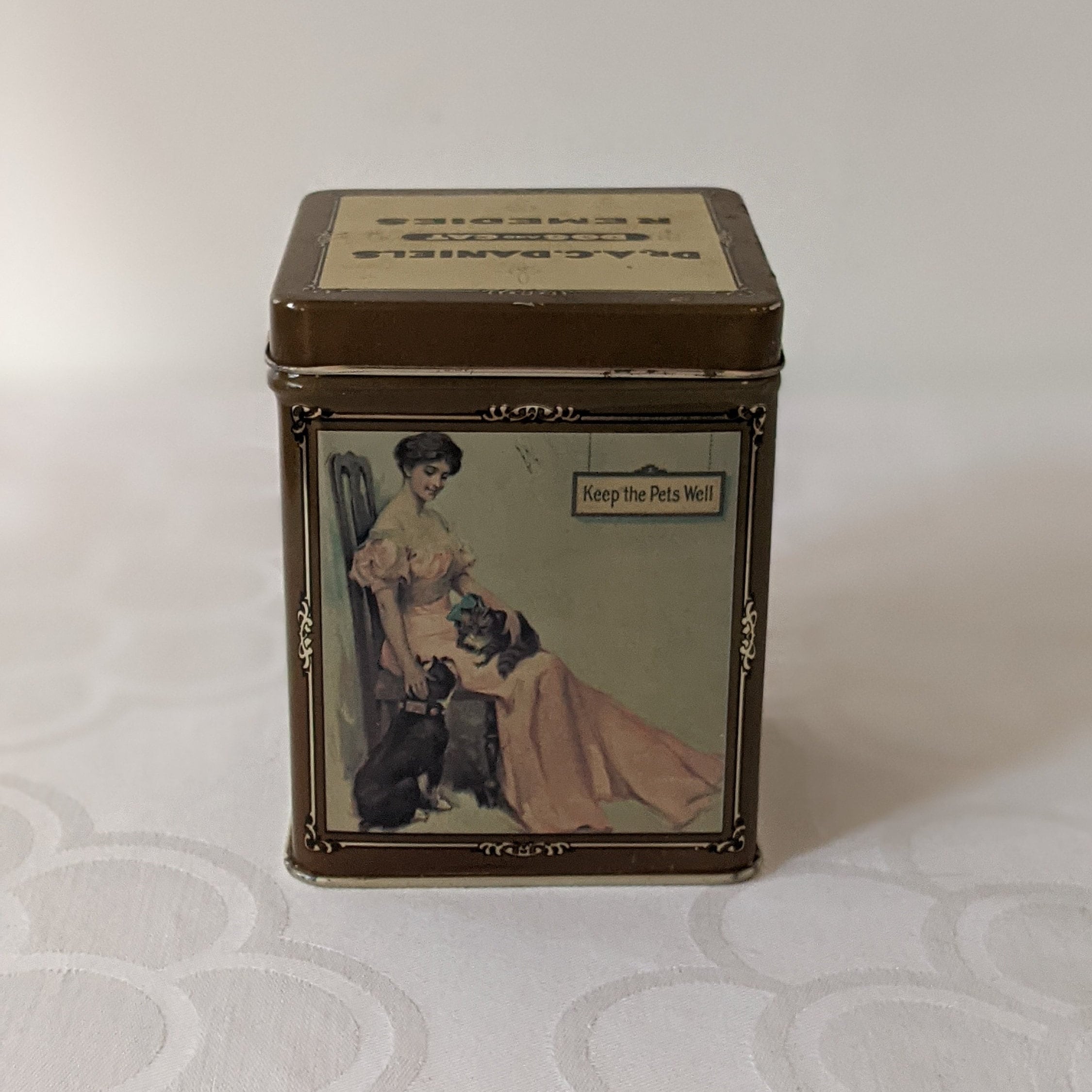 Cute Storage Box/ Tin Box/ Make up Case/ Candy Box/ Case/ Wedding Gift 