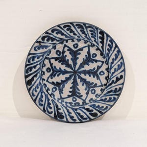 Antique Fajalauza Wall Plate, Granada, Spain, "Hijos de la Vda. de Encarnación" Hallmark, Late 19th-Early 20th Century