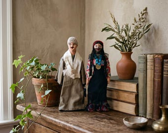Muñecas beduinas de arte popular vintage; pareja de recuerdos de tela de Oriente Medio pintadas a mano