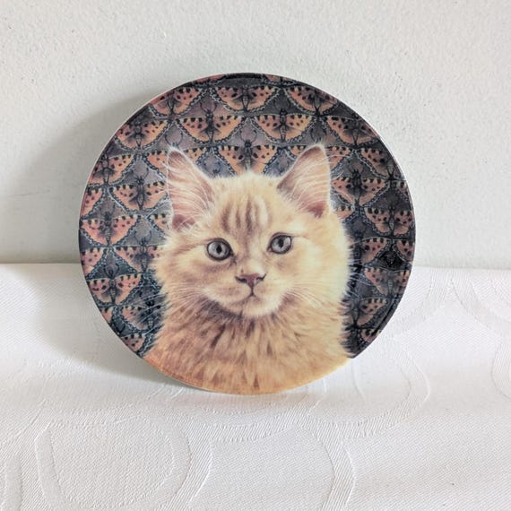 Royal Worcester Ivory Cats Plate: Lesley Anne Ivory Art