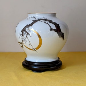 The Plum Blossom Of The Crescent Moon Porcelain Vase by Haruo Momokit (Franklin Mint, 1982)