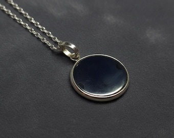 Hematite/Gunmetal Pendant: Round Shape Sterling Silver Pendant, 16" Chain (Stone 17MM Diameter)
