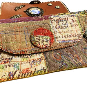 Pochette brodée, originale et créative,  pièce unique, accessoire de mode intemporel