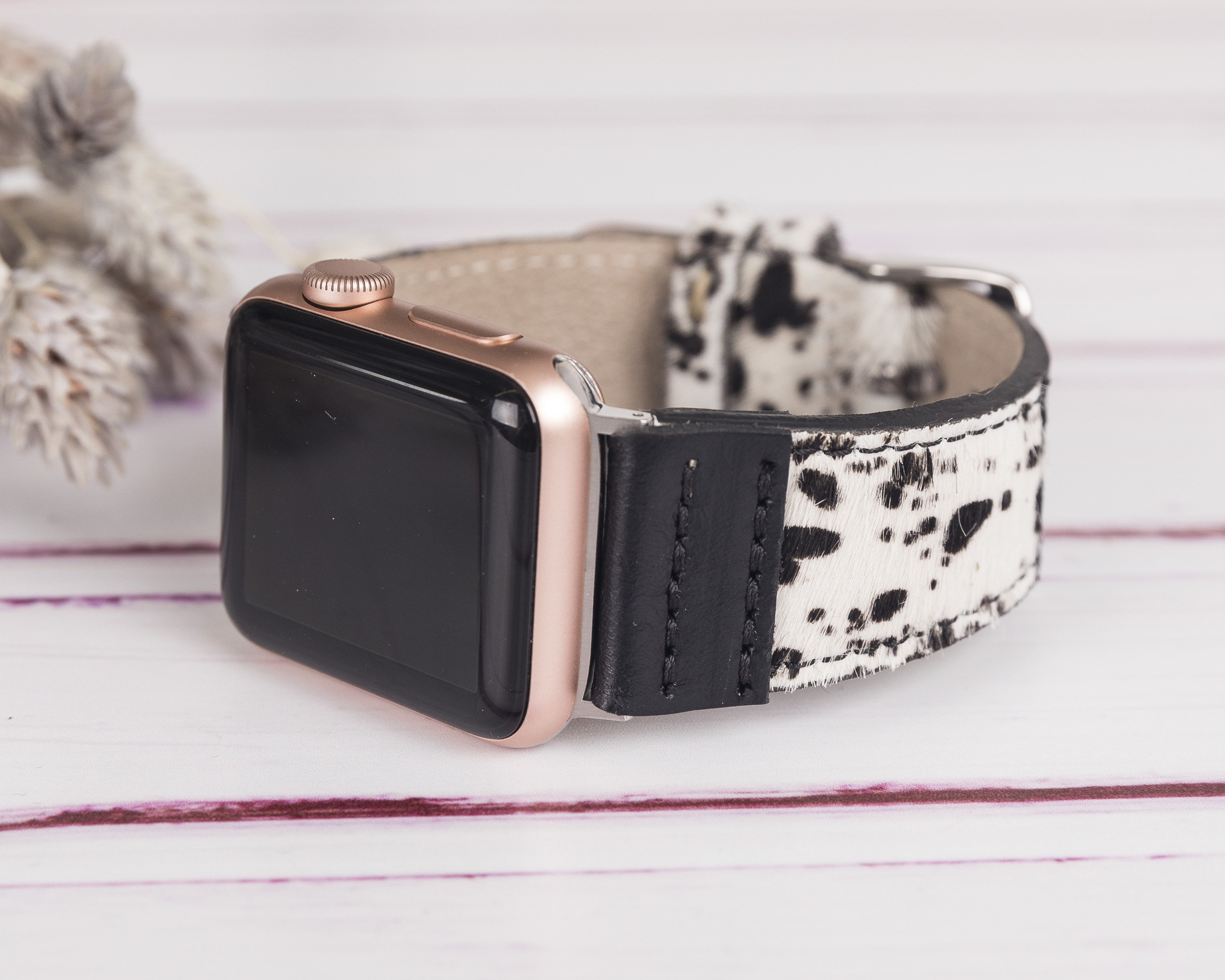 Leopard Design Leather Apple Watch Band for Women , Apple  display picture 3