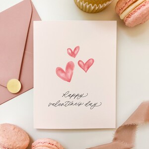 Carte de voeux joyeuse Saint-Valentin, carte de Saint-Valentin coeurs aquarelle, carte de la Saint-Valentin, carte de la Saint-Valentin simple, carte de la Saint-Valentin calligraphie