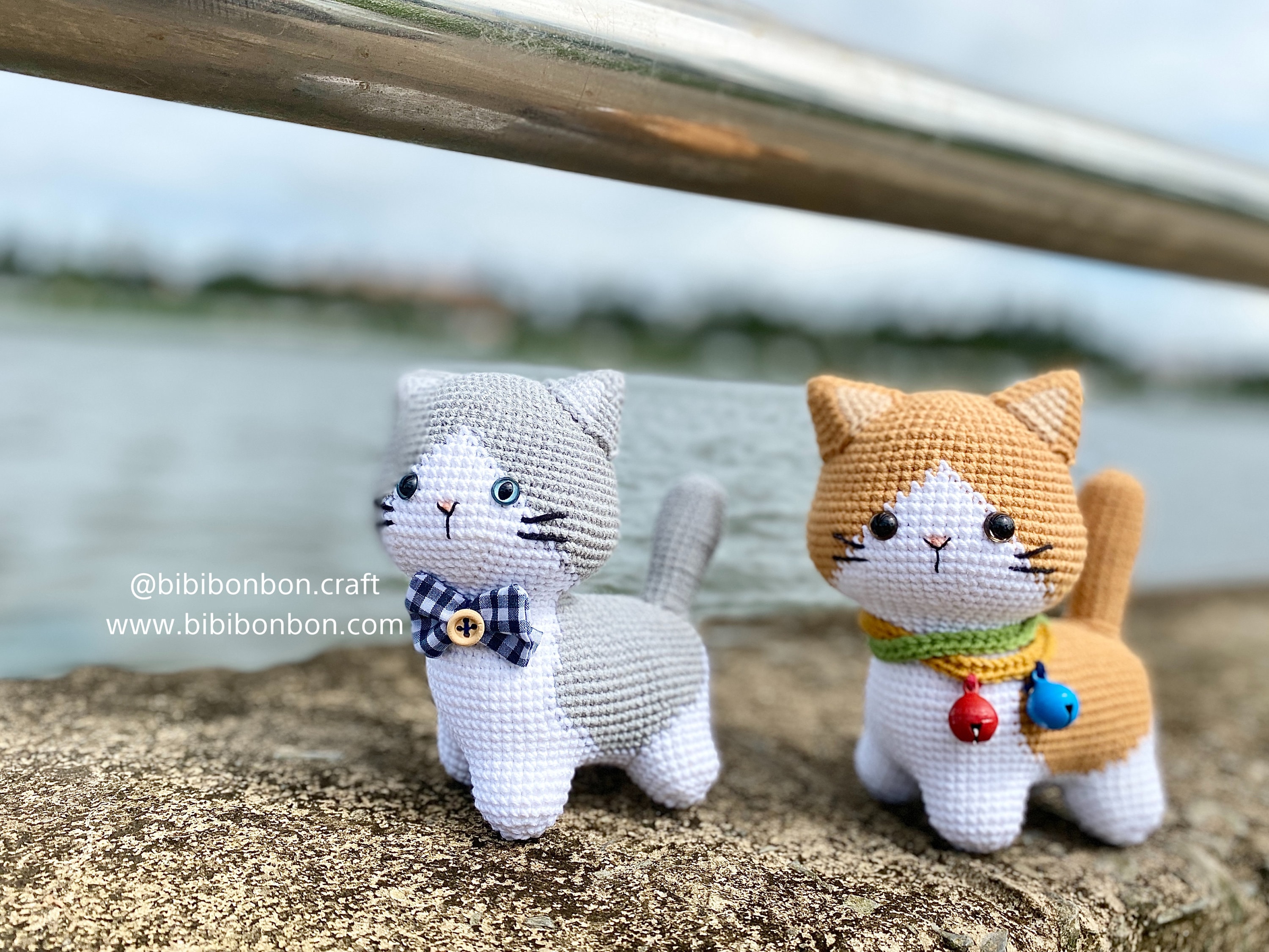 かぎ針編みの猫のあみぐるみパターン: マンチカン猫のミミ (PDF 英語