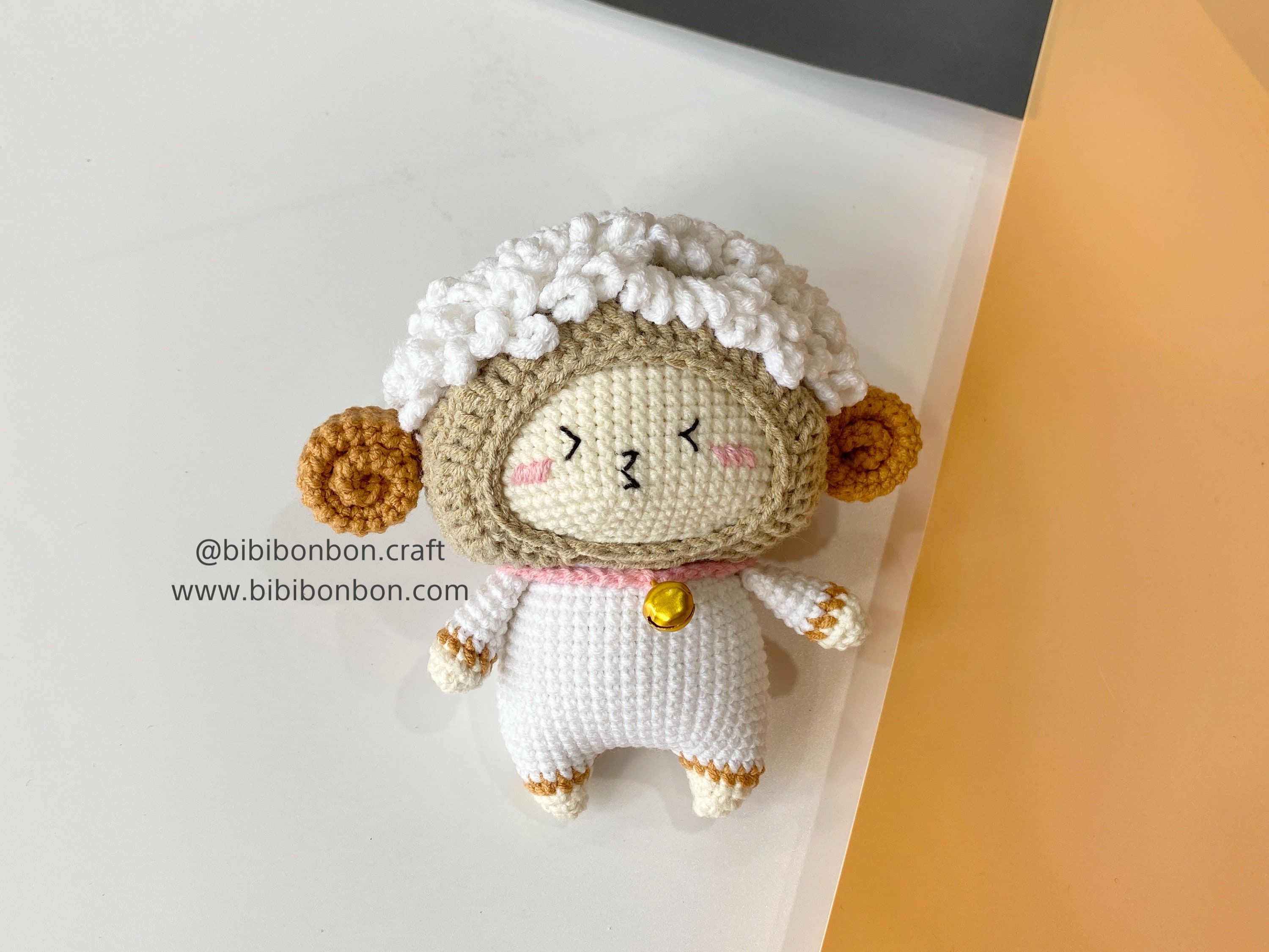 牡羊座の人形のかぎ針編みパターン: あみぐるみ PDF (英語、スペイン語