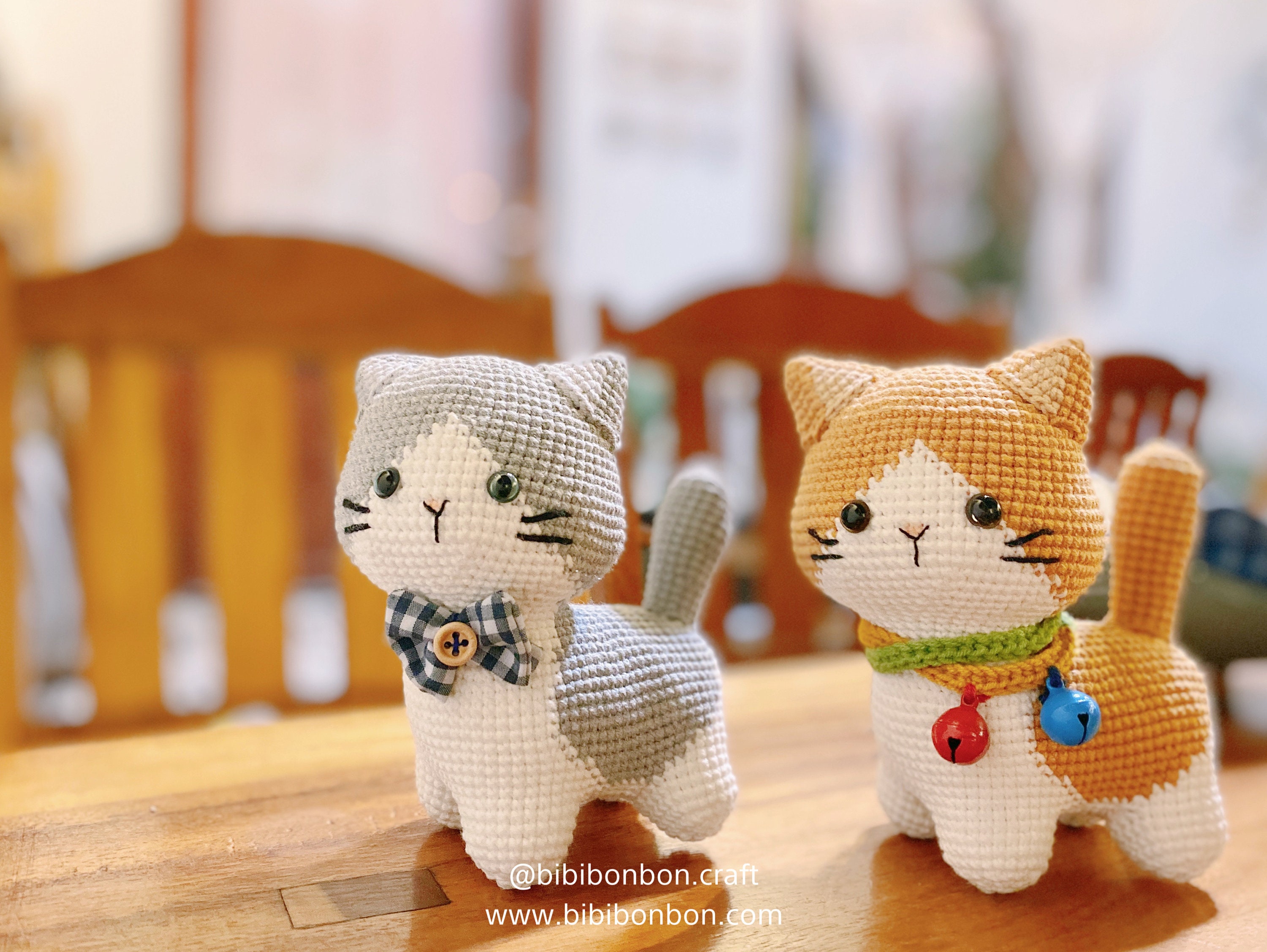 かぎ針編みの猫のあみぐるみパターン: マンチカン猫のミミ (PDF 英語