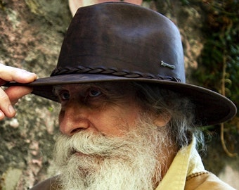 Cowboyhatt i australisk stil. Oljad läderhatt. Tillverkad i Argentina av läderhantverkare.