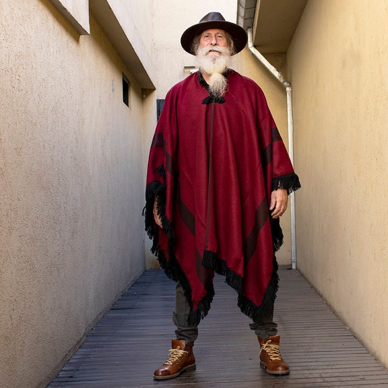 アルゼンチンのハンドメイドポンチョ。サルタ風デザインのユニセックス