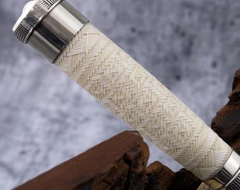 Knife with braided leather handle. Two-tone braided leather handle knife with sheath. Braided handle knife in box. Made in Argentina