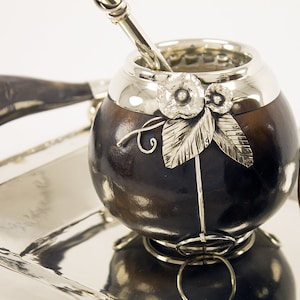 Mate set. Complete mate set. Handcrafted mate gourd with nickel silver, alpaca straw and yerbera.