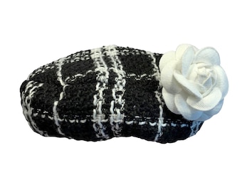 Black and White Barret dog hat, parisian dog hat, funny dog hat, fashion dog hat, black and white dog hat, dog hat with flower, fashion pet