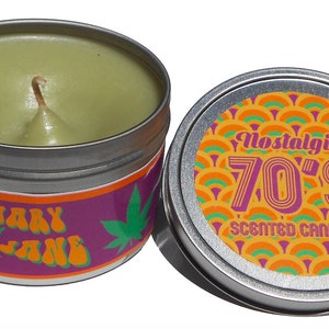 Vela perfumada nostálgica de los años 70 con la frase Mary Jane. Una vela genial. Un regalo único.