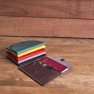 Cartera de viaje de cuero personalizada, 6 colores diferentes, tarjetero de viaje hecho a mano, regalo para hombre y mujer, funda para pasaporte imagen 7