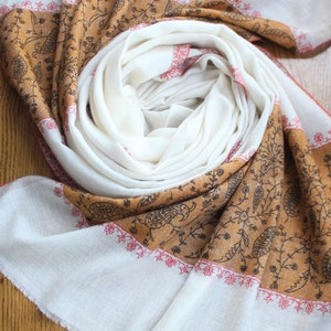Embroidered Pashmina Shawl, White Pashmina Shawl, Pure Cashmere Scarf, Handwoven Cashmere, Kashmirii Pashmina.