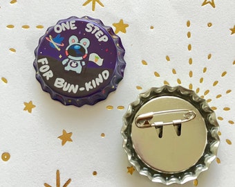 Pin de tapa de botella de conejito espacial