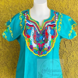 All Sizes*Blusa Fatima con bordado hermoso de flores, blusa mexicana con bordado multi-color, beautiful embroidered blouse named Fatima