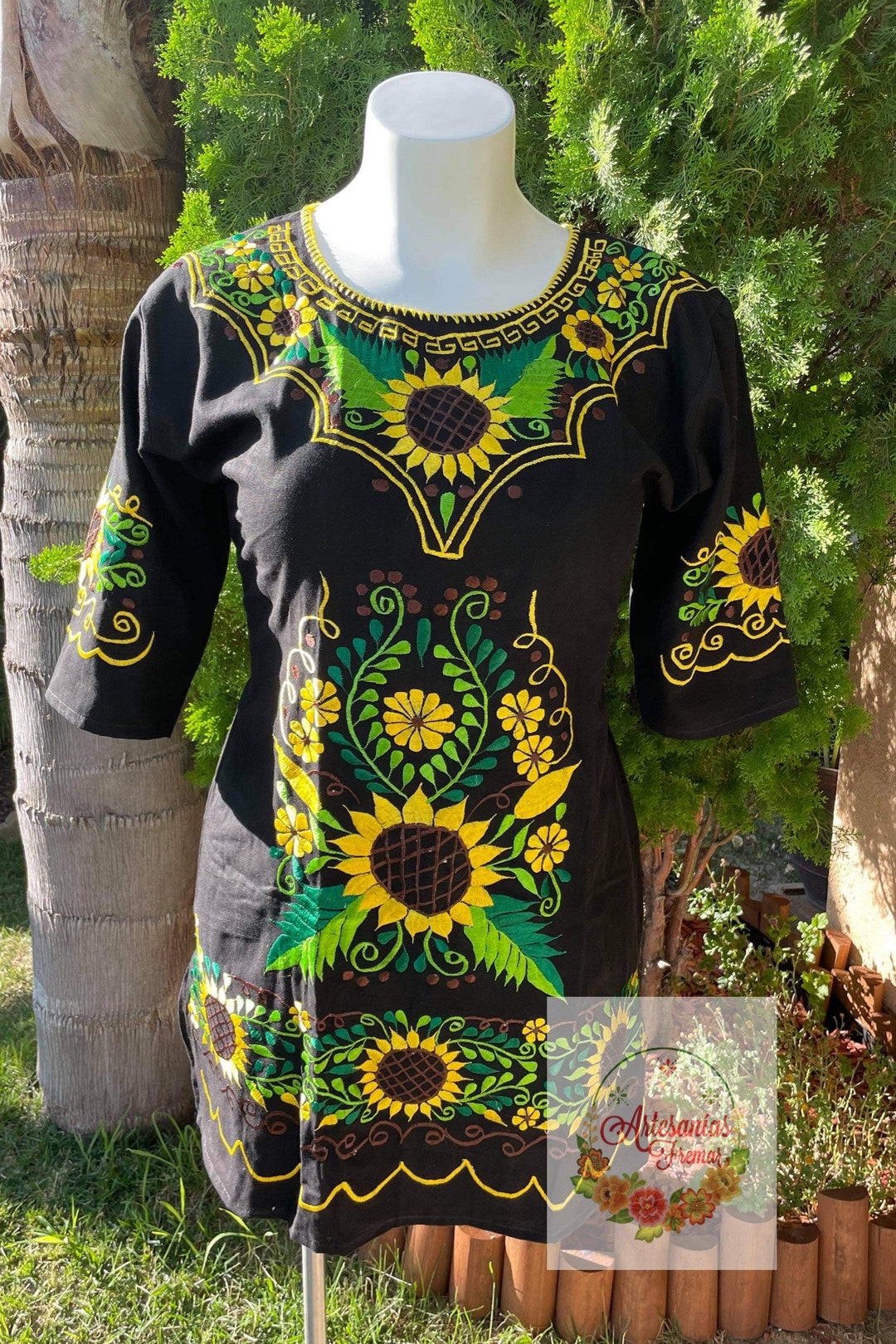 Vestido Girasol, Vestido con bordado de girasol hermoso, bordado