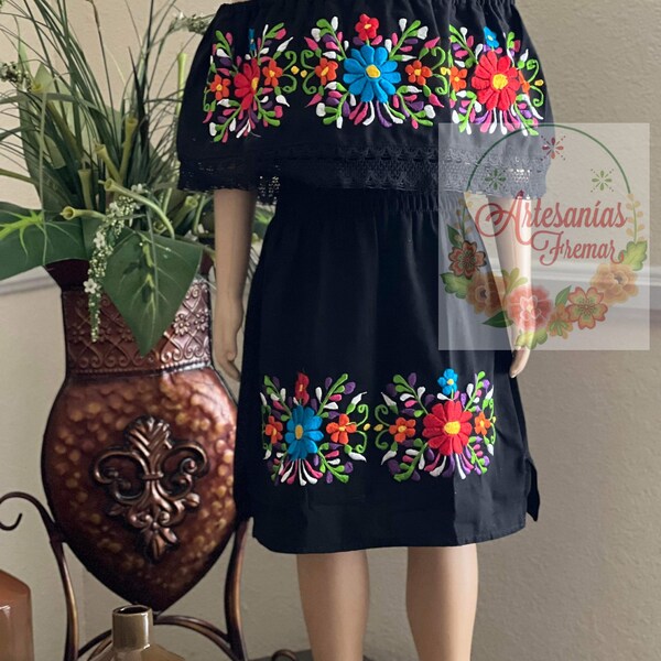 KIDS SIZE*Vestido Cara multi-color, off the shoulder a-line cut, stunning embroidery, colorful embroidery