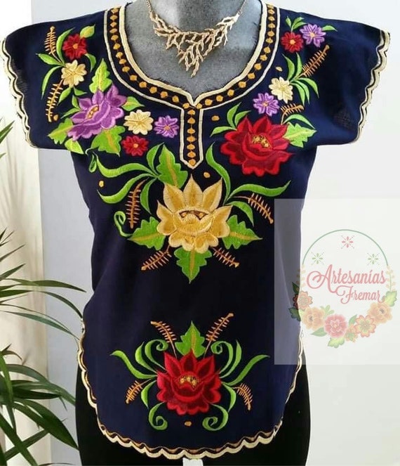 Blusa REYNA hermosa con bordado muy elegante, beautiful blouse with amazing elegant embroidery