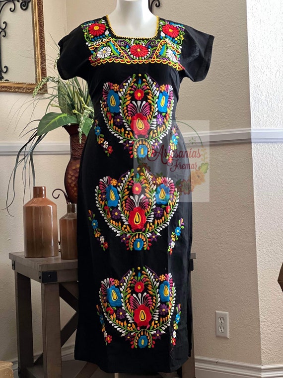 Vestido Sophia Hermoso Con Bordado De Flores ,vestido Bordado Multicolor  Largo, Beautiful Long Square Neck Dress With Gorgeous Floral Design