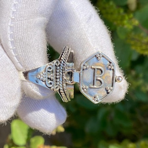 Anel de veneno com nome personalizado, anel de veneno com letras de A a Z, joias artesanais de prata esterlina 925, joias personalizadas com compartimento inicial, presente para ela