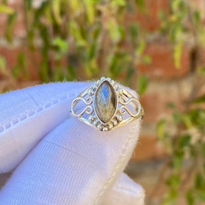 Handmade Celtic Labradorite Ring: 925 Sterling Silver Minimalist Ring