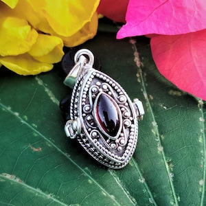 Garnet Gemstone Poison Pendant – Sterling Silver Plated Secret Locket