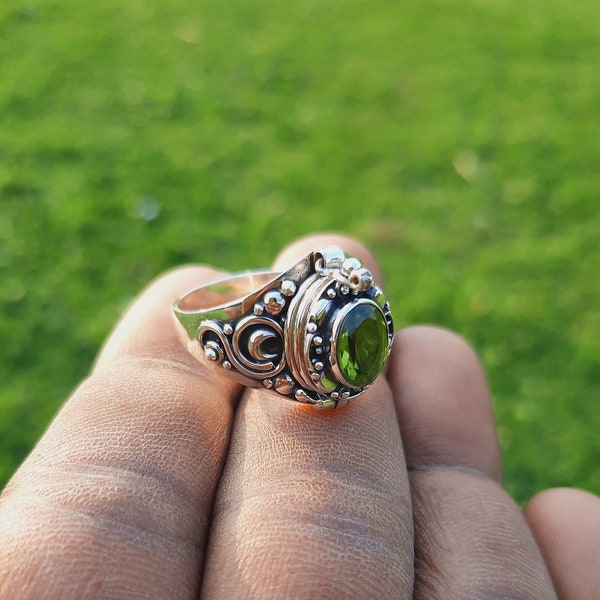 Beautiful Peridot Poison Ring,925 Sterling Silver Ring,August Birthstone Ring,Silver Handmade Bohemian Ring,Gifts for Her
