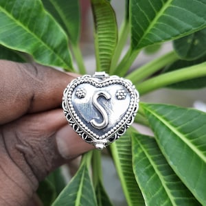 Anillo de veneno con nombre personalizado, joyería de plata de ley 925, anillo de veneno con letras, joyería con letras de la A a la Z, regalo de Navidad para personas especiales