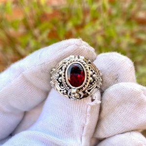 Natural Garnet Poison Ring, Handmade 925 Sterling Silver Locket Antique Poisoner Ring, Compartment Pill Box Jewellery, Christmas Day Gifted