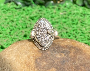 Handmade Sterling Silver Plated Poisoner Ring: Secret Locket Pill Box