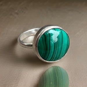 Natural Malachite Ring, 925 Sterling Silver Jewellery,Handmade Round Statement Ring, Boho Jewelry Gift for Her, Unique Silver Accessory