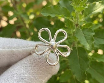 Handmade Sterling Silver Plated Open Petal Flower Ring,Minimalist Floral Outline Design for Women Gift